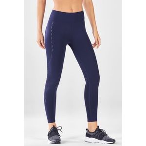 Fabletics seamless mid rise jacquard 7/8 leggings